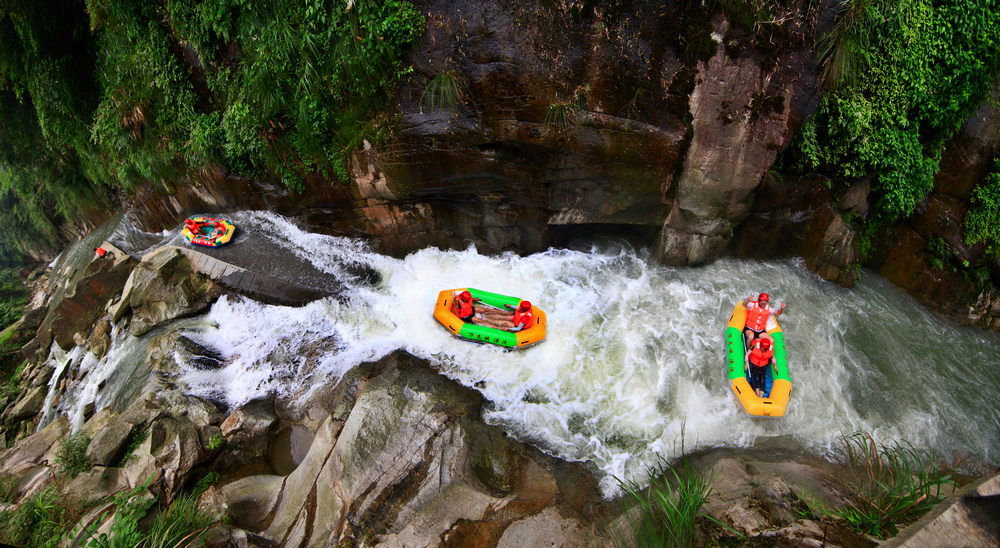 圣水漂流万龙峡,尖叫激情一夏!